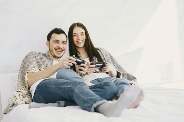 couple playing video games